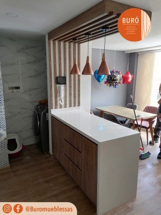 Cocina Lienal con barra frontal 0.3.jpg